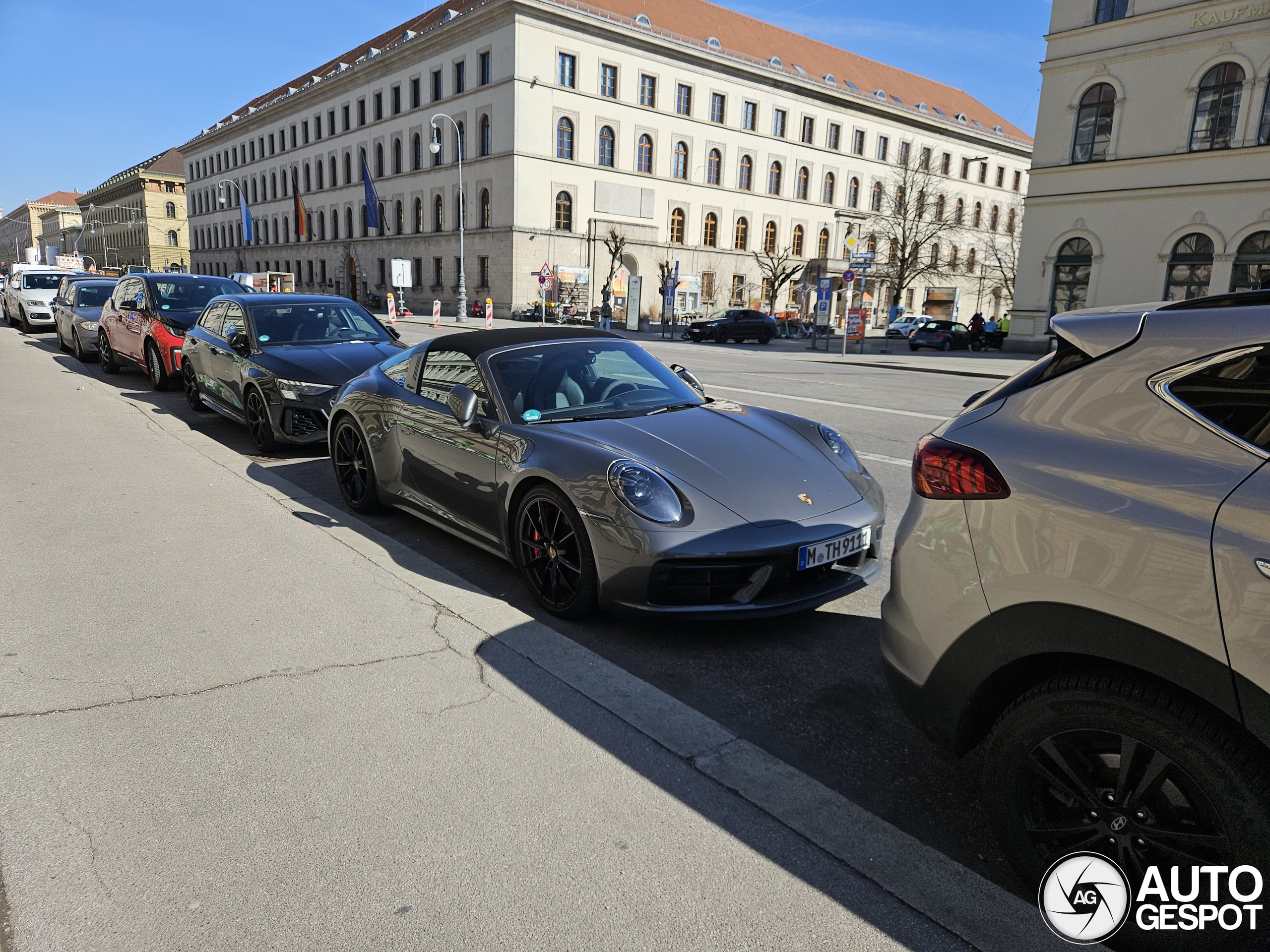 Porsche 992 Carrera 4 GTS