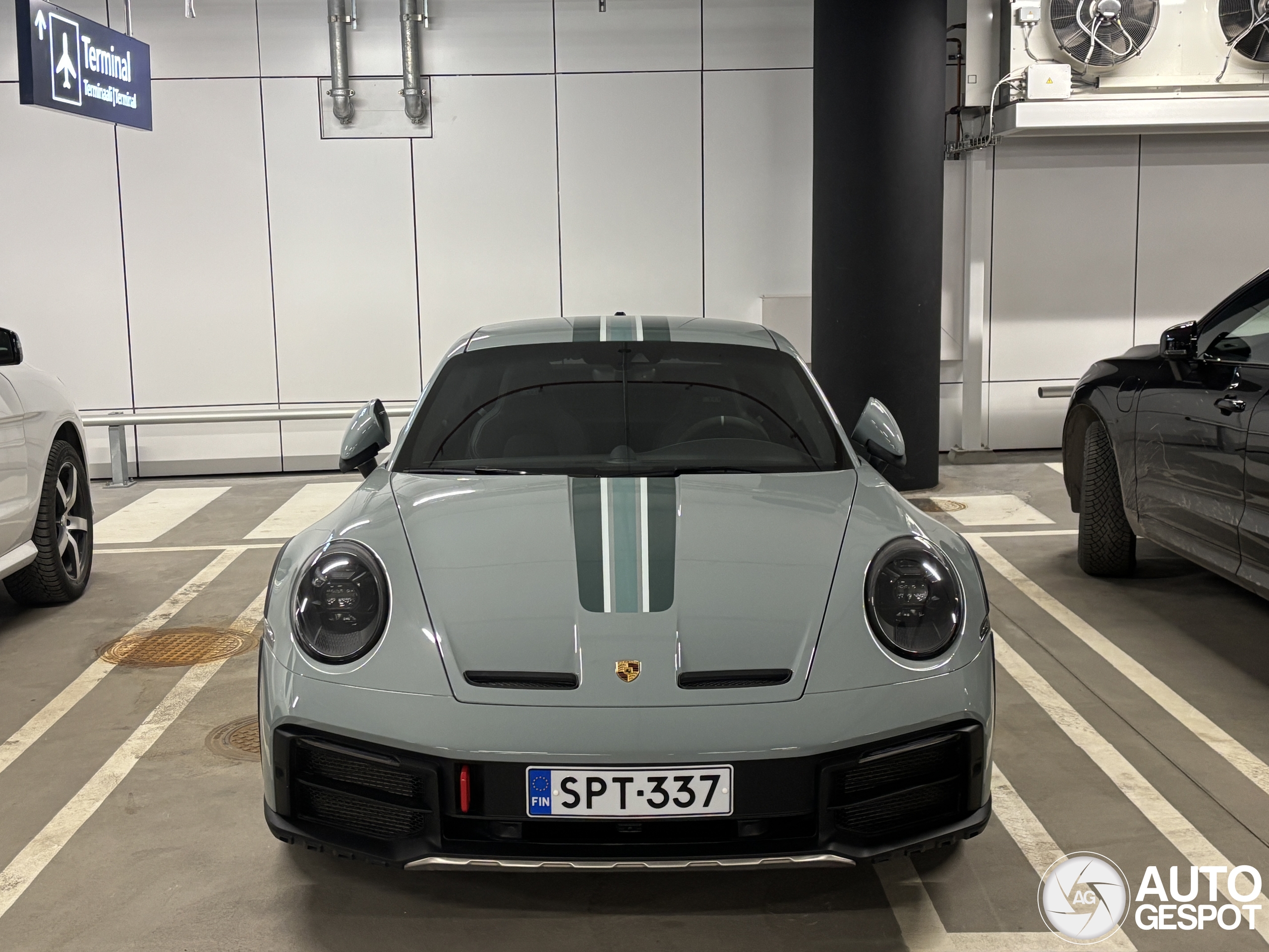 Porsche 992 Dakar