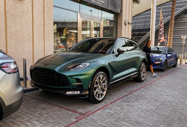 Aston Martin DBX707