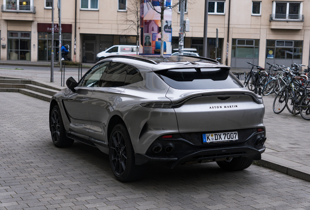 Aston Martin DBX707