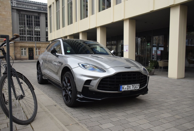 Aston Martin DBX707