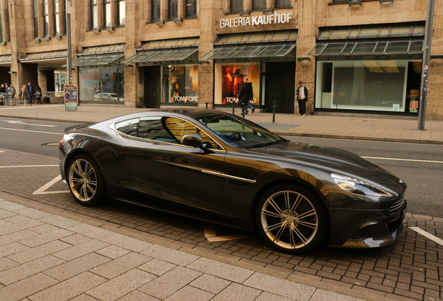 Aston Martin Vanquish 2013