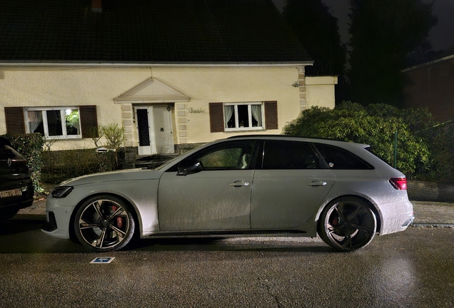 Audi RS4 Avant B9