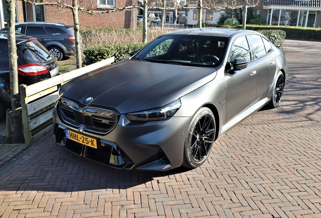 BMW M5 G90