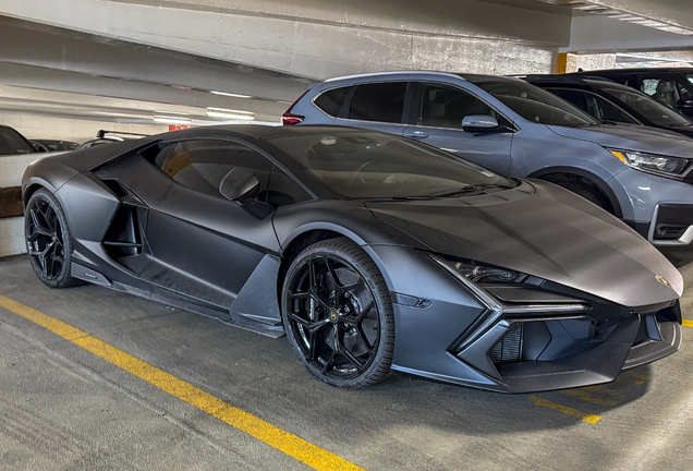 Lamborghini Revuelto