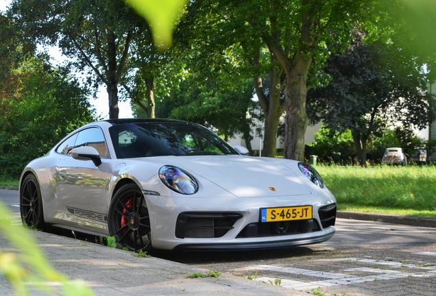Porsche 992 Carrera 4 GTS