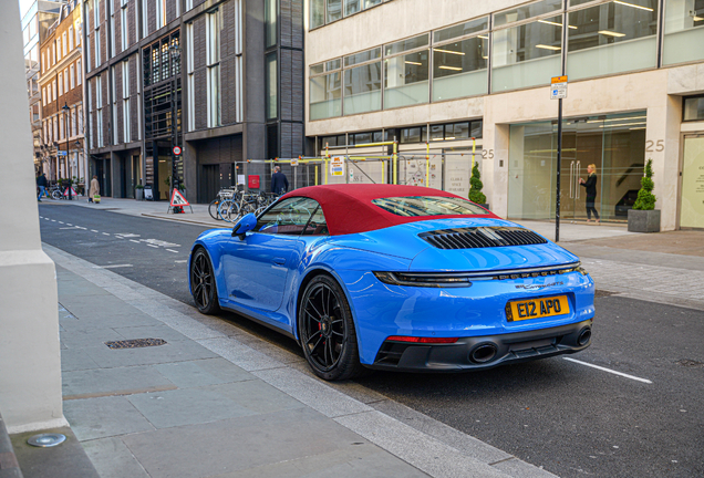 Porsche 992 Carrera 4 GTS Cabriolet