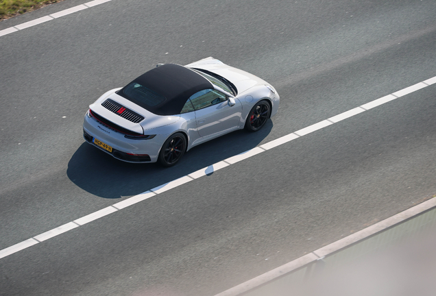 Porsche 992 Carrera 4S Cabriolet
