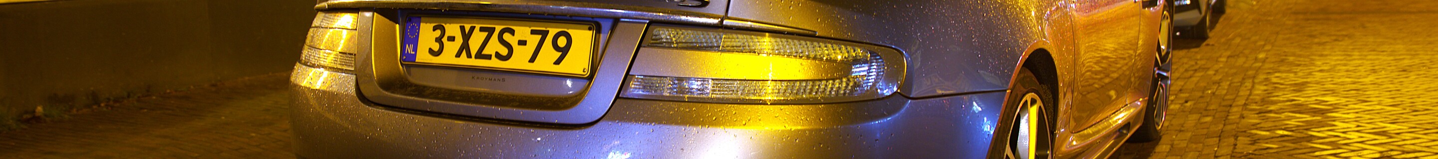 Aston Martin DBS Volante