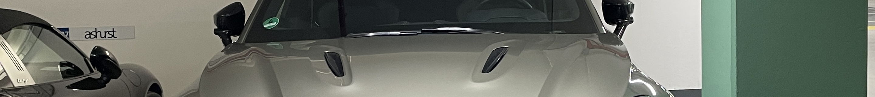 Aston Martin DBX707