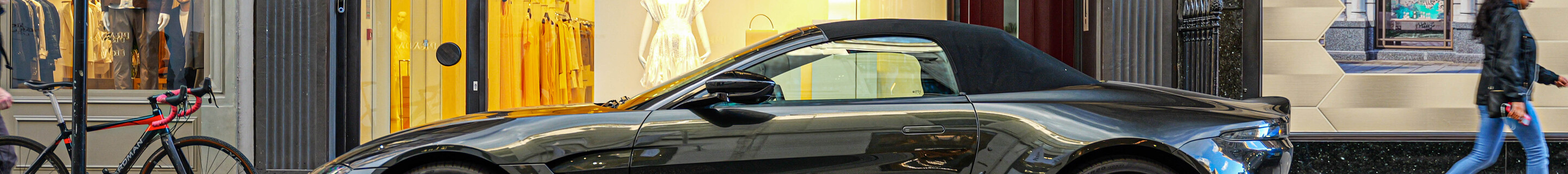 Aston Martin V8 Vantage Roadster 2020