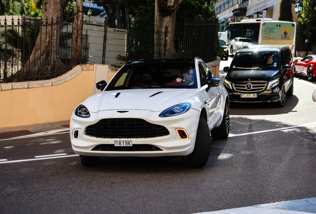 Aston Martin DBX