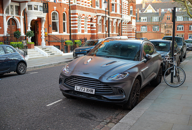 Aston Martin DBX