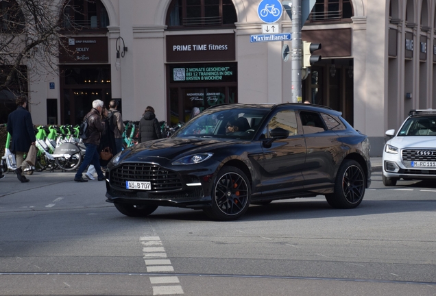 Aston Martin DBX707