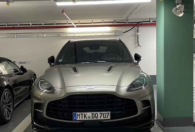Aston Martin DBX707