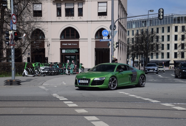 Audi R8 V10