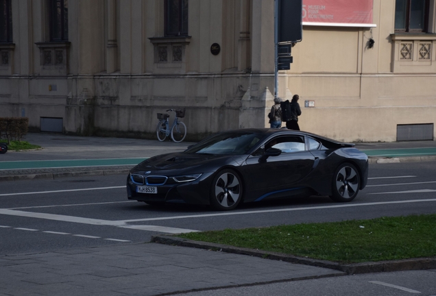 BMW i8