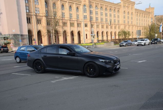 BMW M5 G90