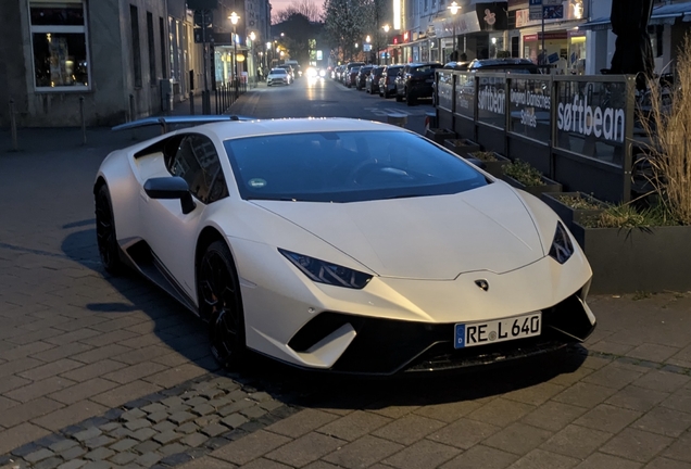 Lamborghini Huracán LP640-4 Performante