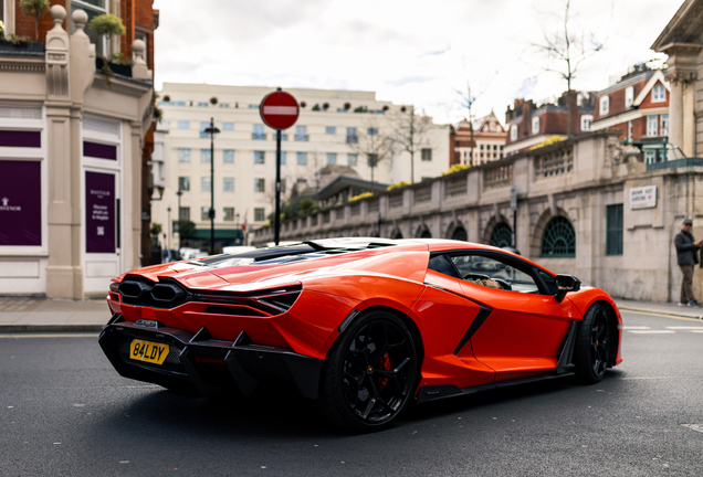 Lamborghini Revuelto