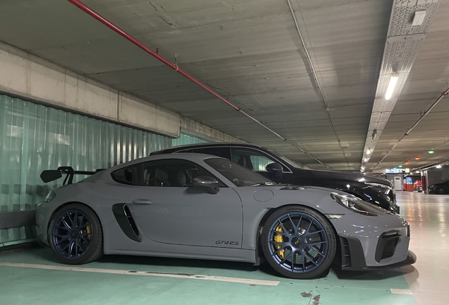 Porsche 718 Cayman GT4 RS Weissach Package