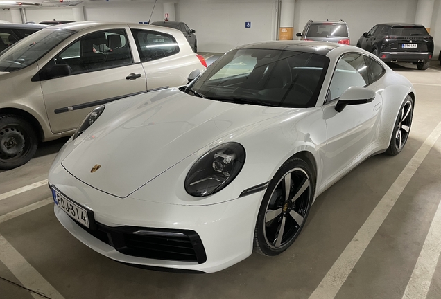 Porsche 992 Carrera