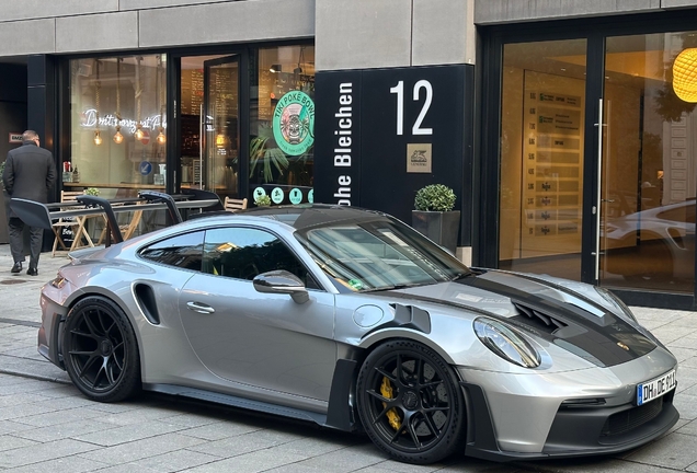 Porsche 992 GT3 RS Weissach Package
