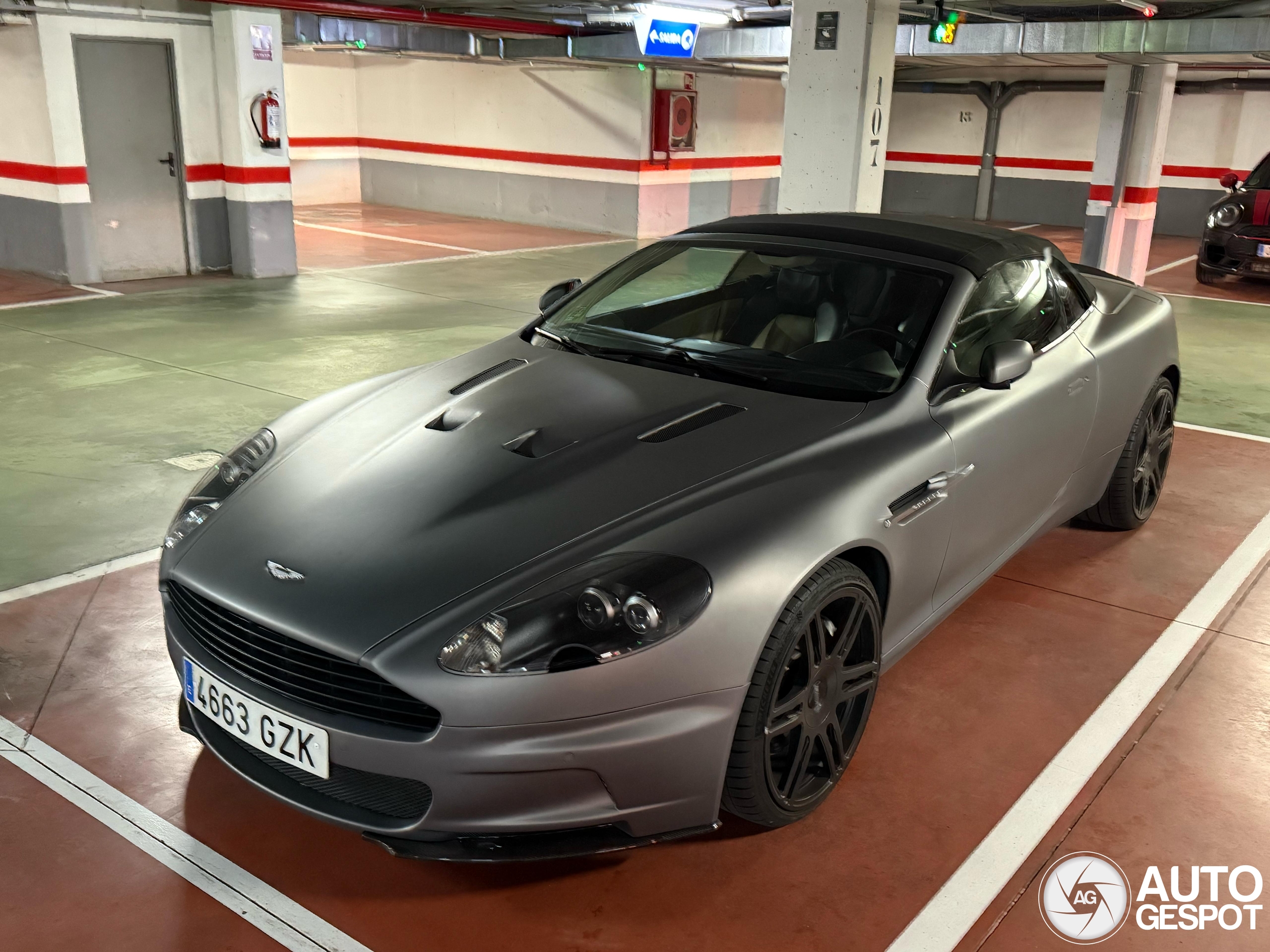Aston Martin DB9 Volante