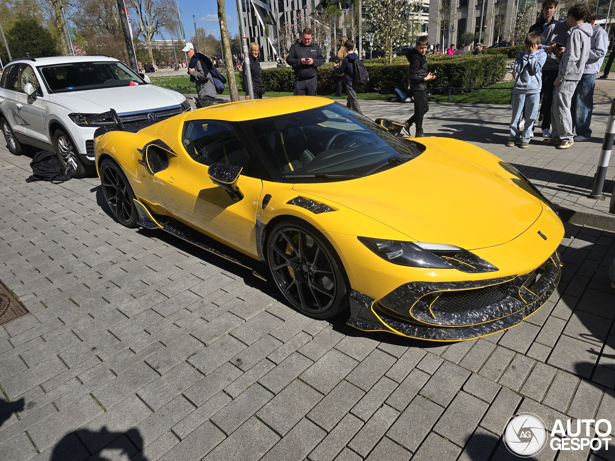 Ferrari 296 GTB Mansory Tempesta gespot in Düsseldorf