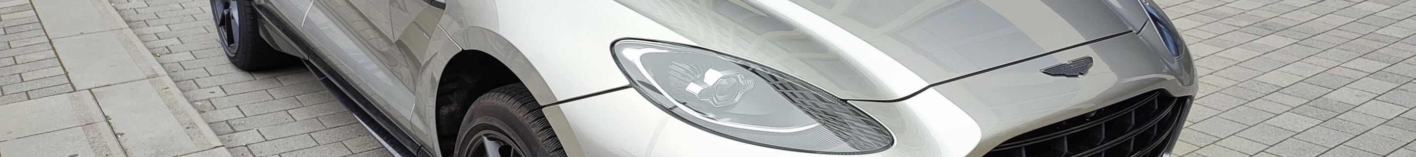Aston Martin DBX707