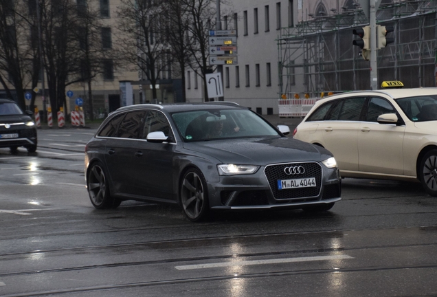 Audi RS4 Avant B8