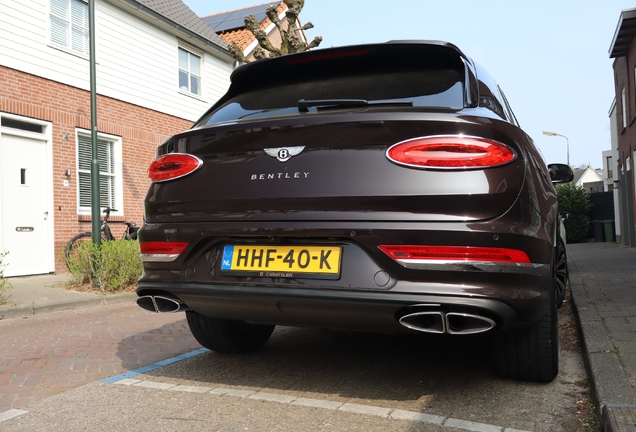Bentley Bentayga Hybrid Azure