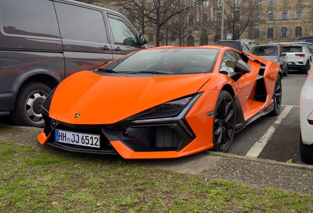 Lamborghini Revuelto
