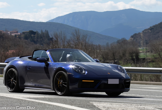 Porsche 992 Carrera 4 GTS Cabriolet