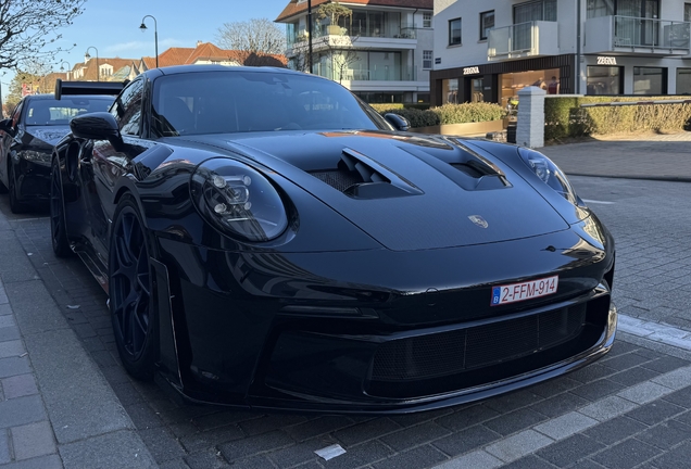 Porsche 992 GT3 RS Weissach Package