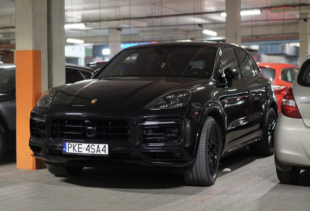 Porsche 9YA Cayenne GTS