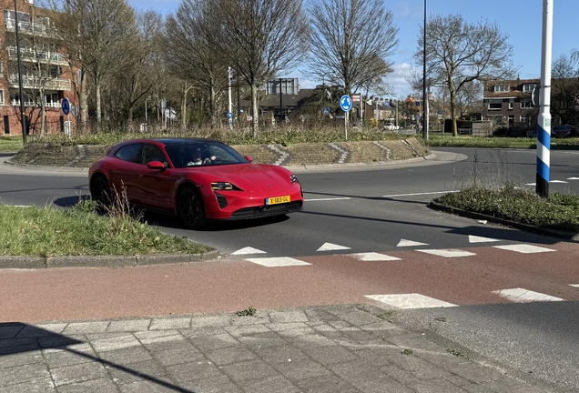Porsche Taycan GTS Sport Turismo