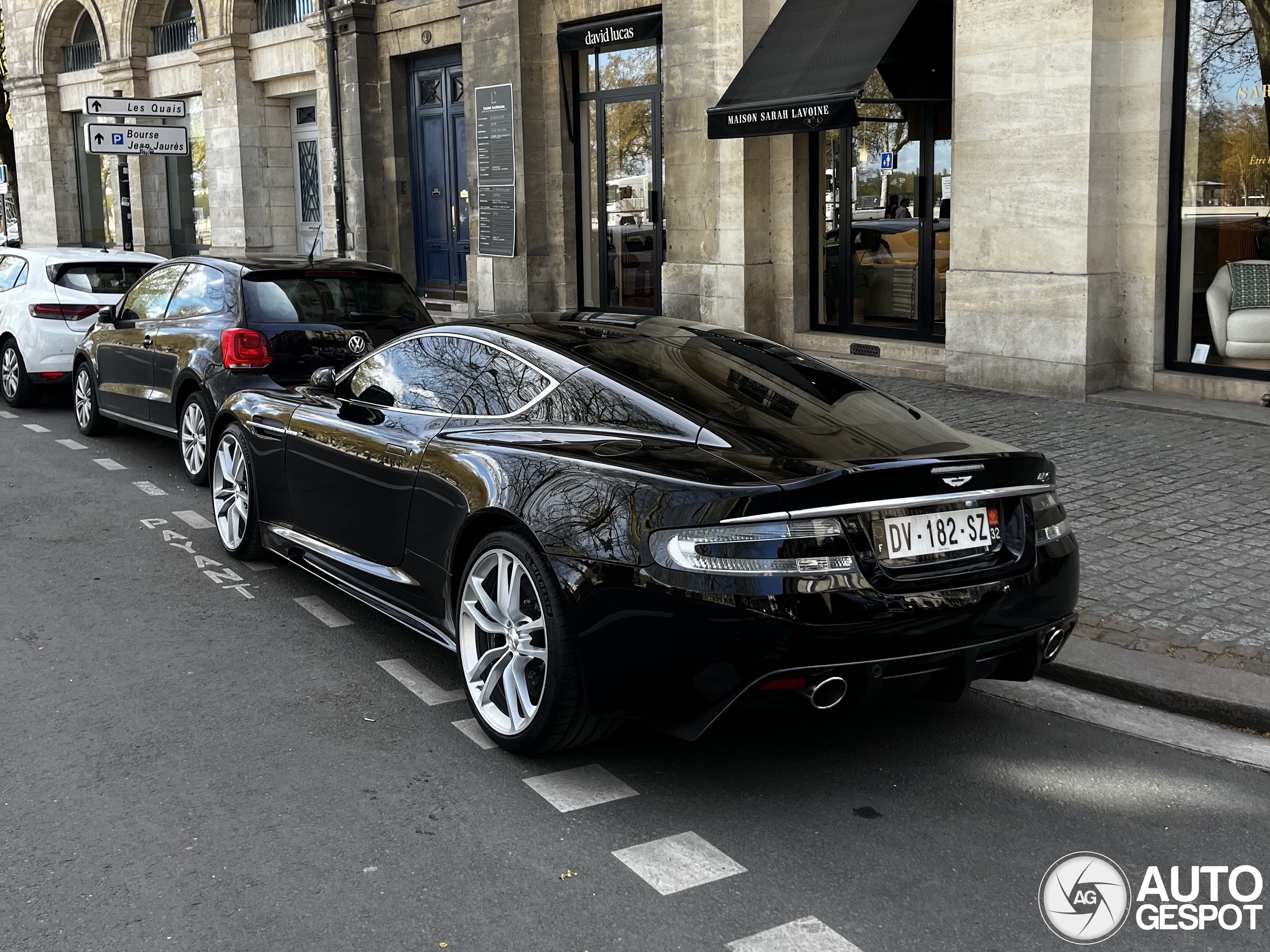 Aston Martin DBS Carbon Black Edition