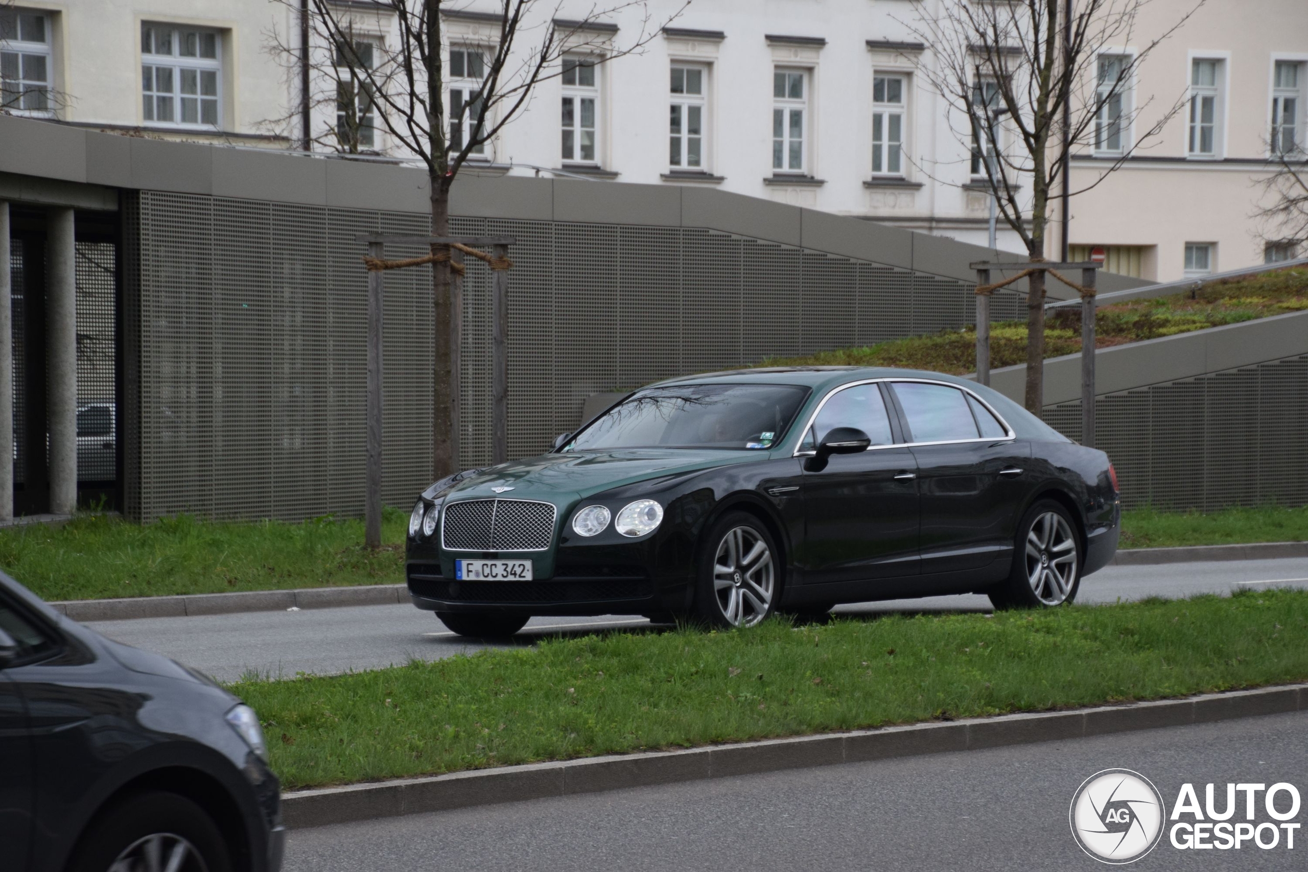 Bentley Flying Spur V8