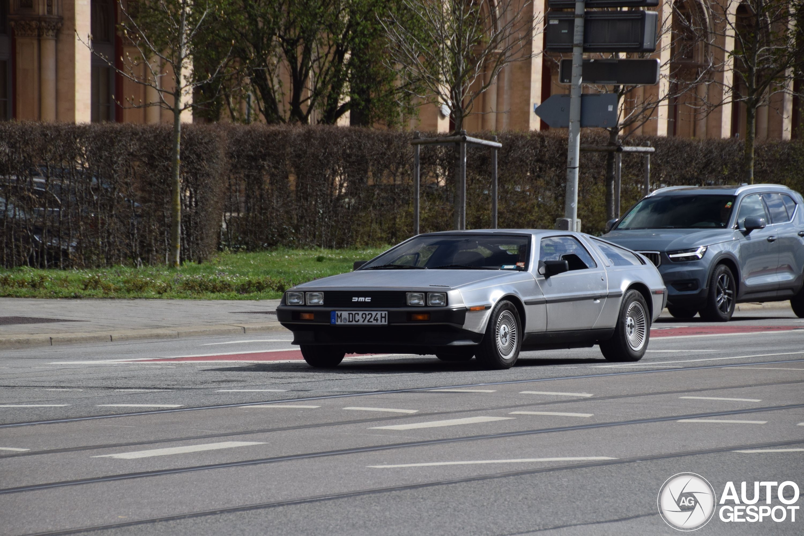 DeLorean DMC-12