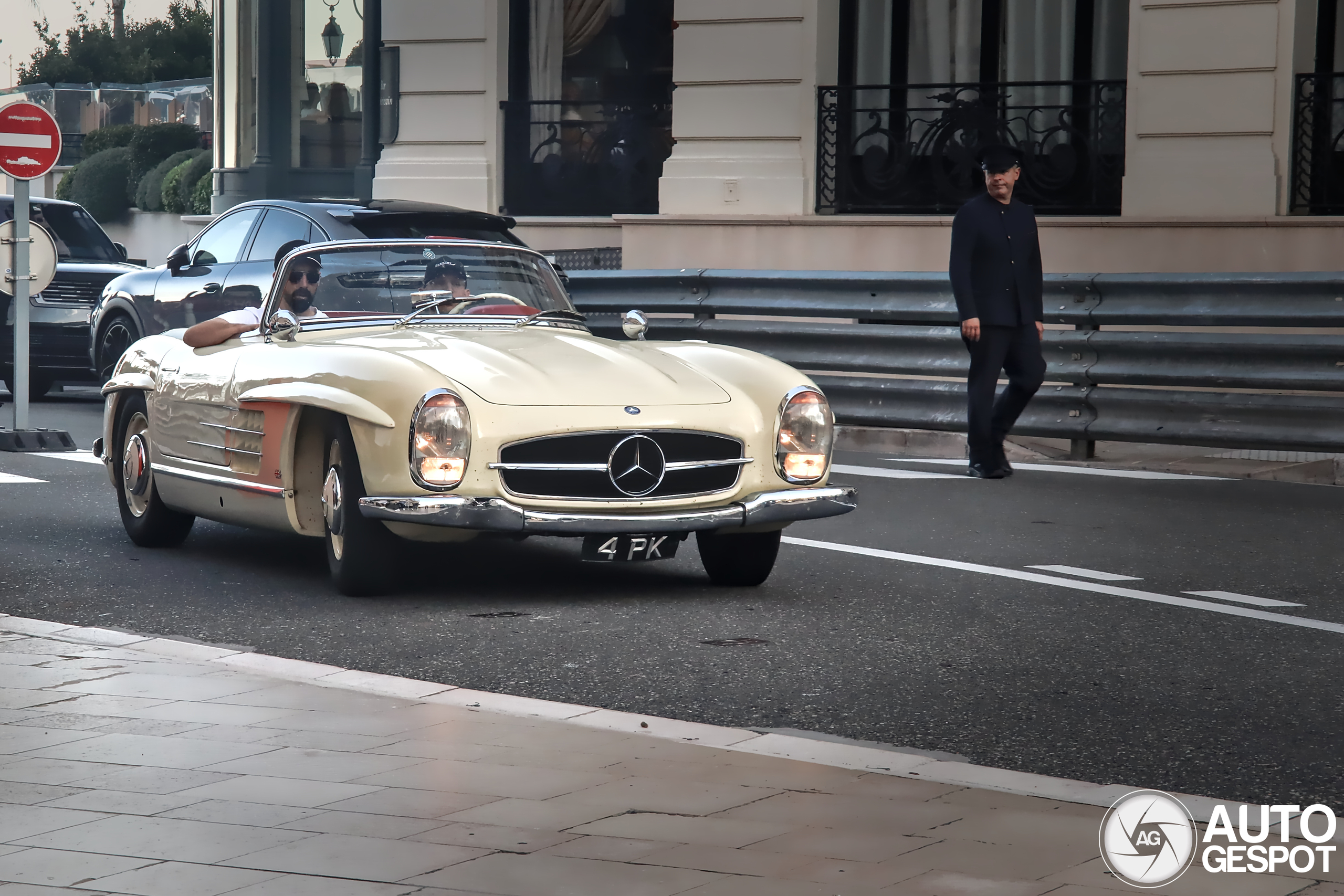 Mercedes-Benz 300SL Roadster
