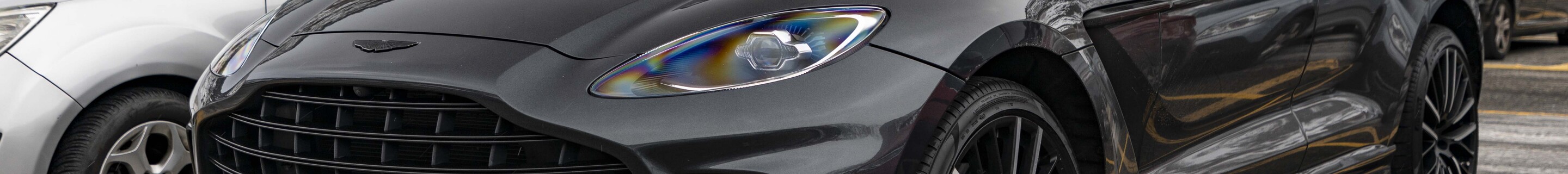 Aston Martin DBX707
