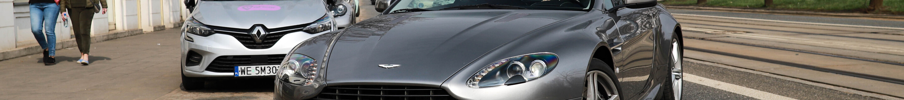 Aston Martin V8 Vantage 2012