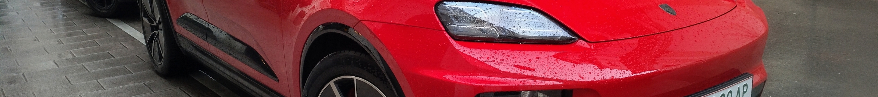 Porsche Macan EV Turbo
