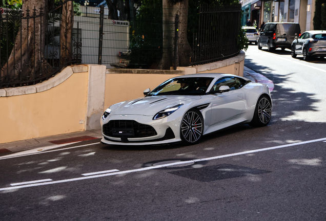 Aston Martin DB12