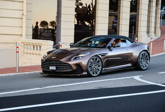 Aston Martin DB12 Volante