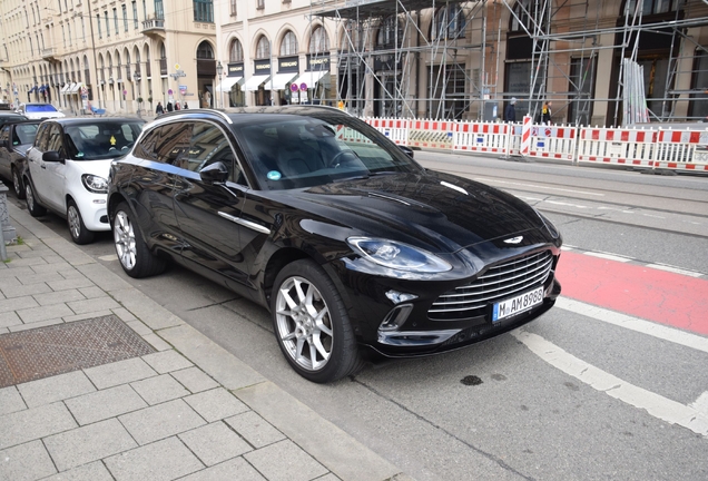 Aston Martin DBX