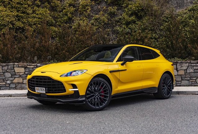 Aston Martin DBX707