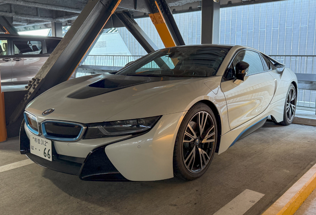 BMW i8