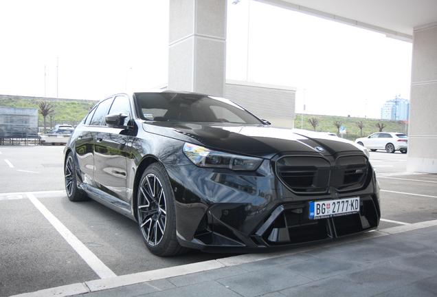 BMW M5 G90